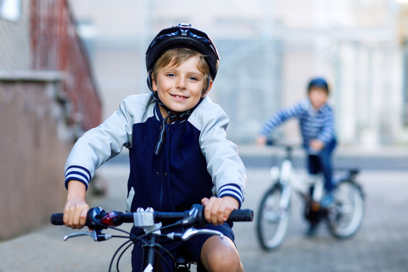 Actividades físicas para niños montar bicicleta