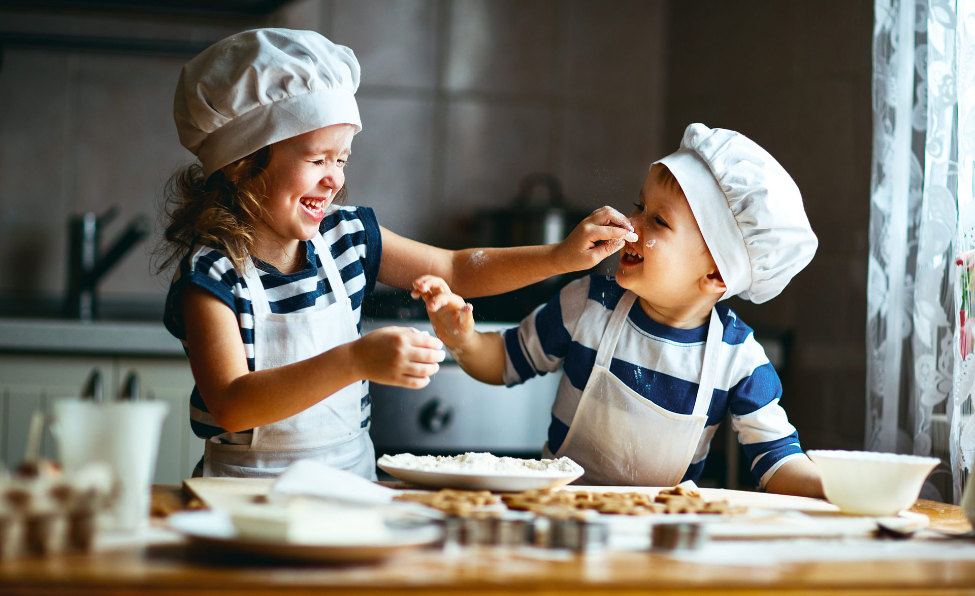 actividades para hacer con niños preparar galletas