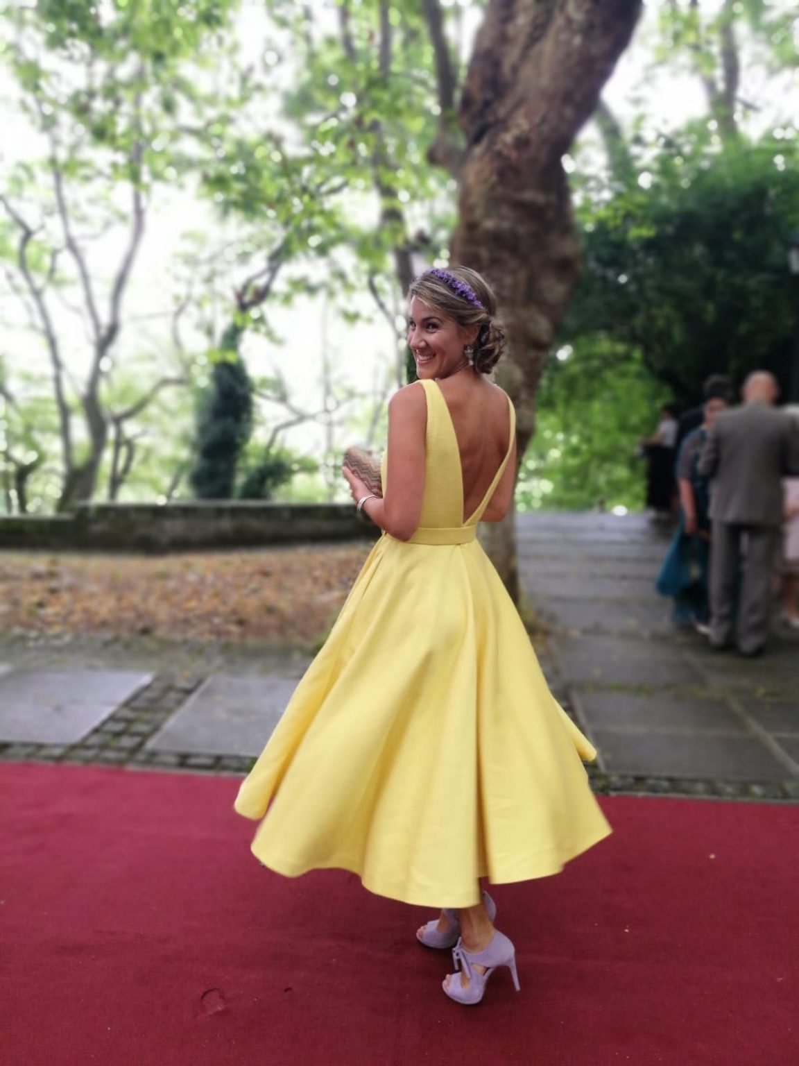 Como Complementar Un Vestido Negro Para Una Boda