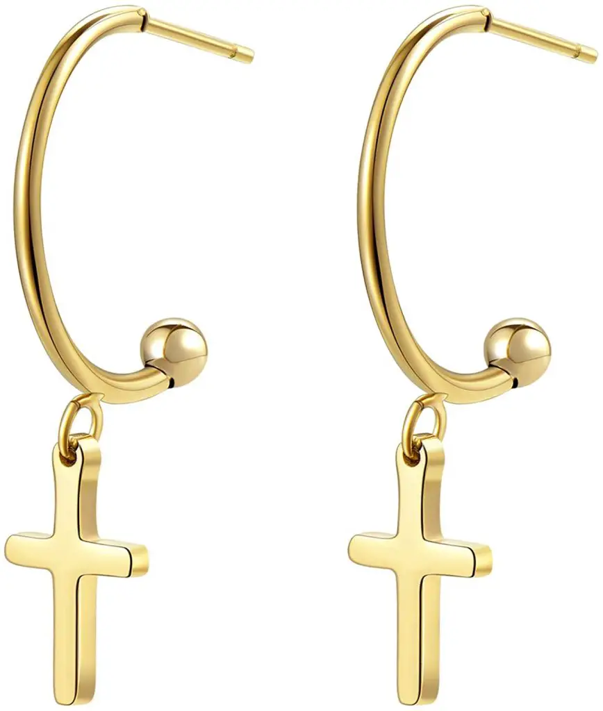 Pendientes de aros con cruz que elevan cualquier look