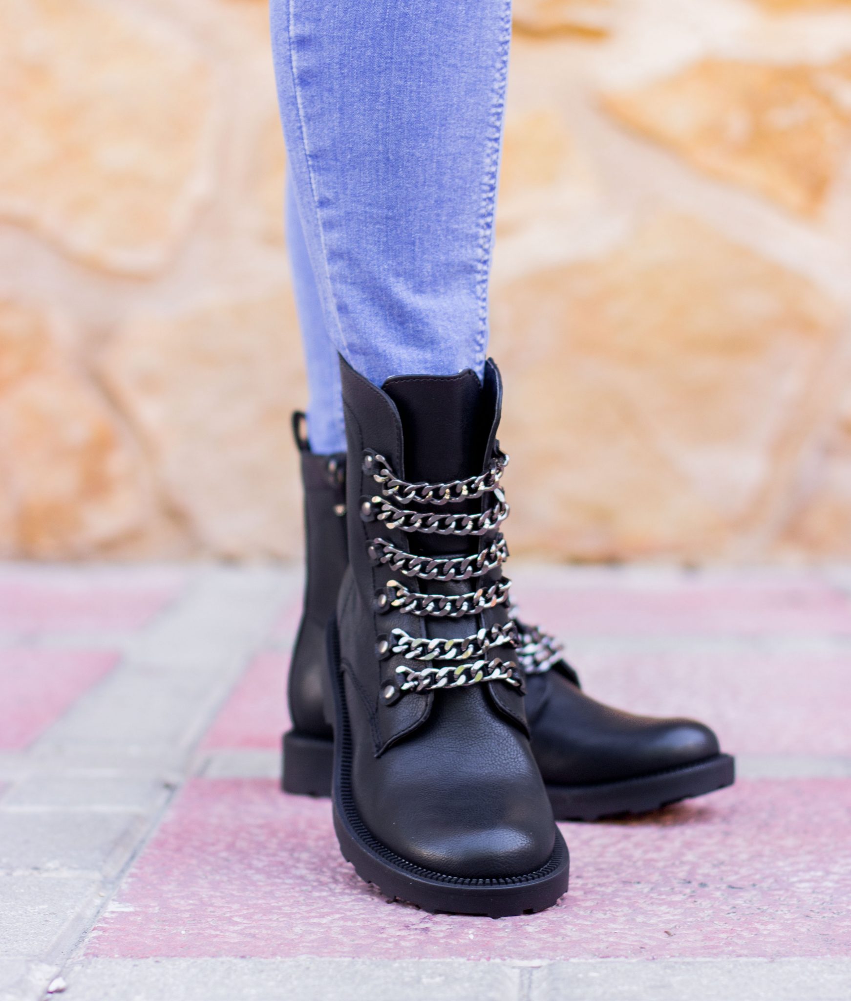Botas rockeras El calzado para los looks + atrevidos (y virales)