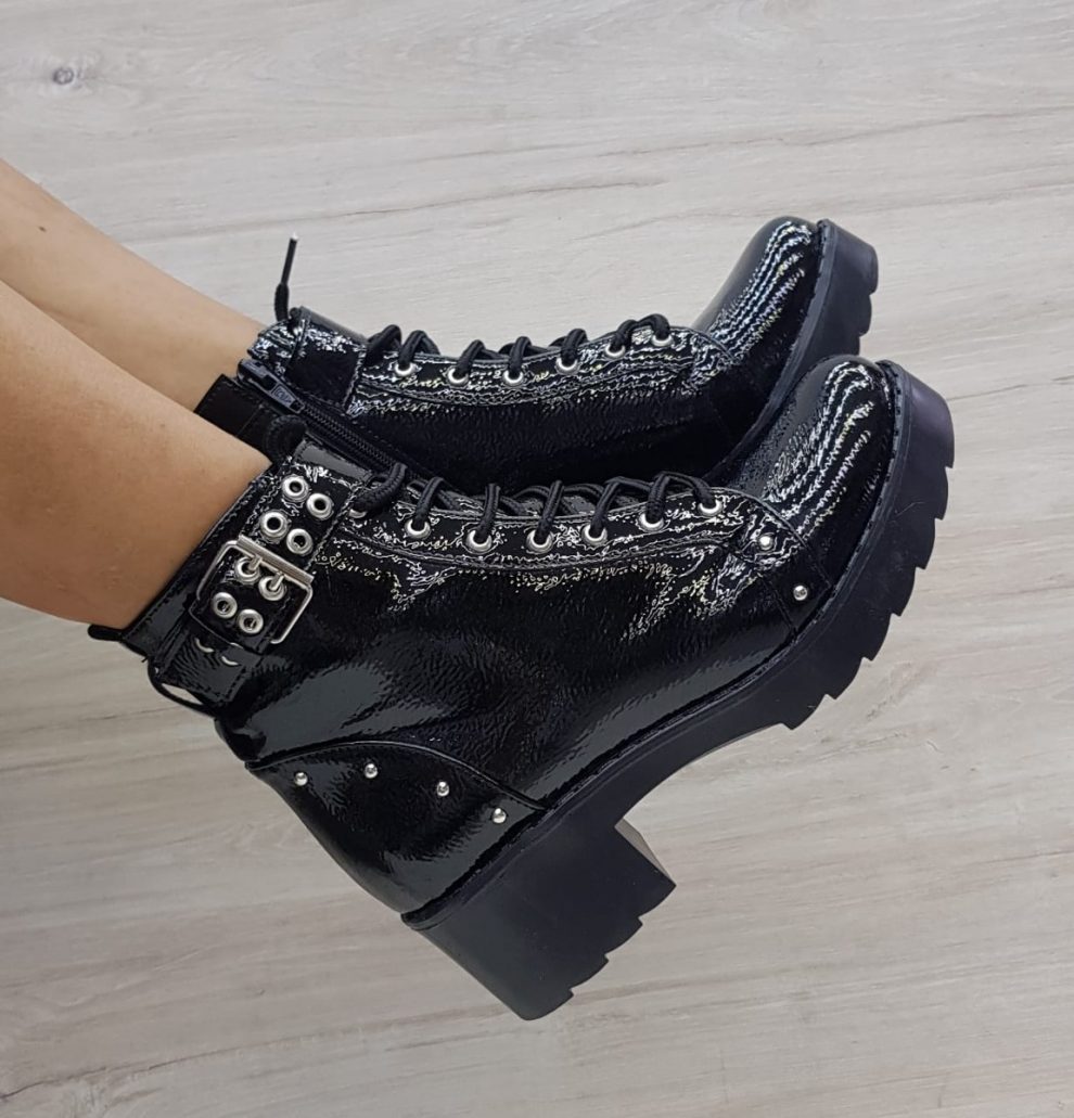 Botas rockeras El calzado para los looks + atrevidos (y virales)
