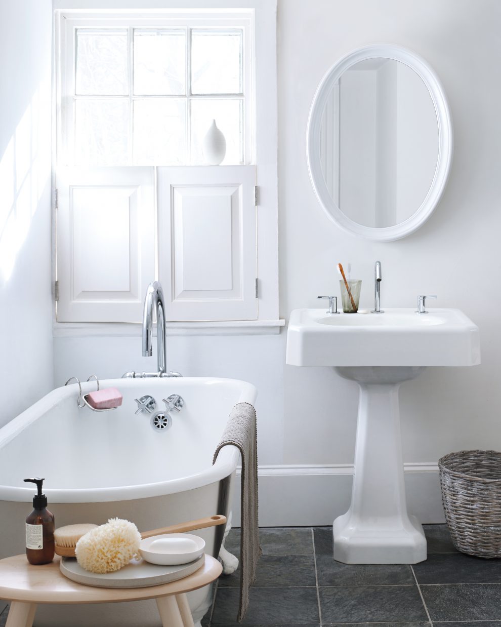 ¿Cómo y cada cuánto lavar el baño? +10 Pasos para dejarlo impecable