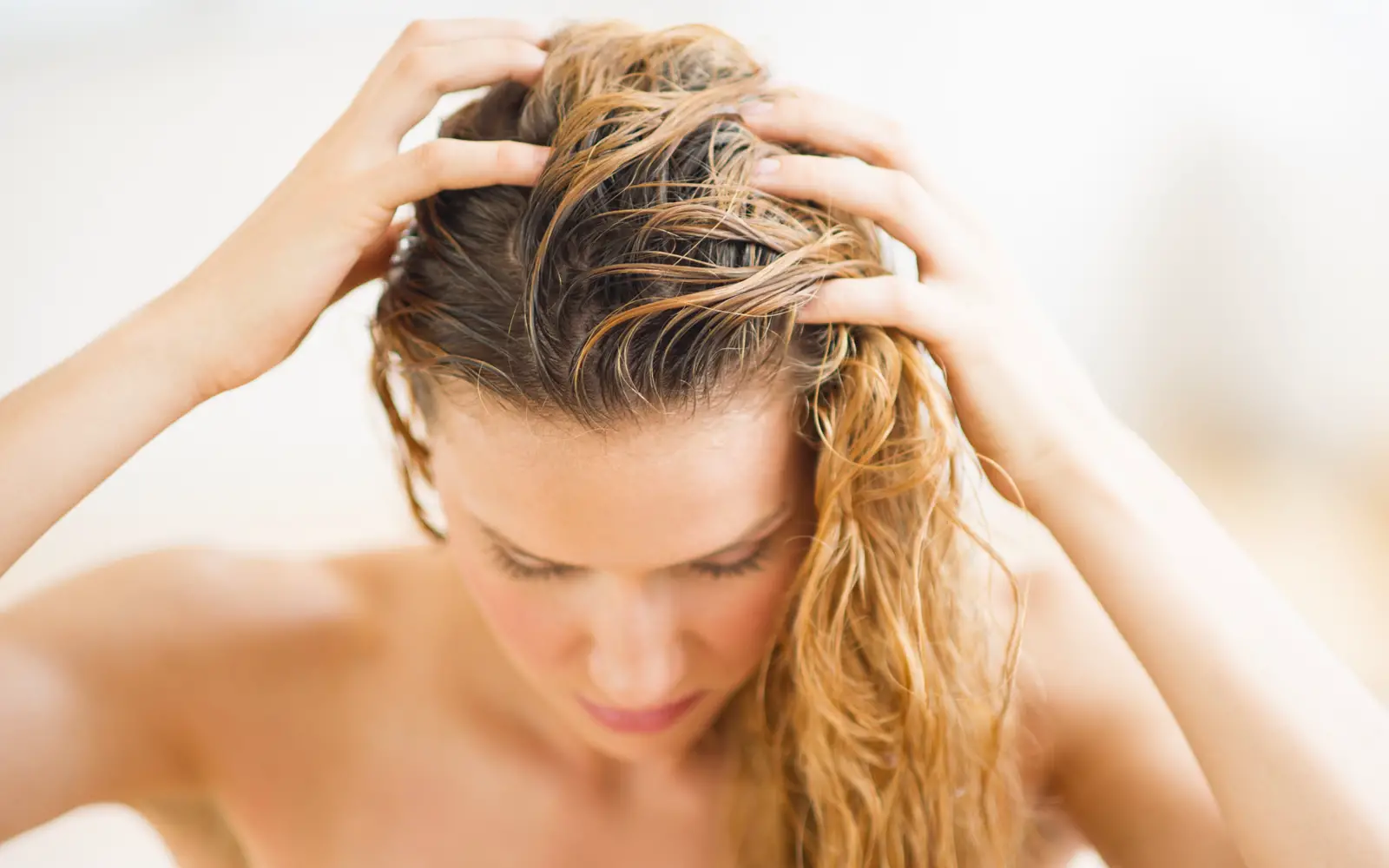 Remedios caseros para el cabello graso masajes