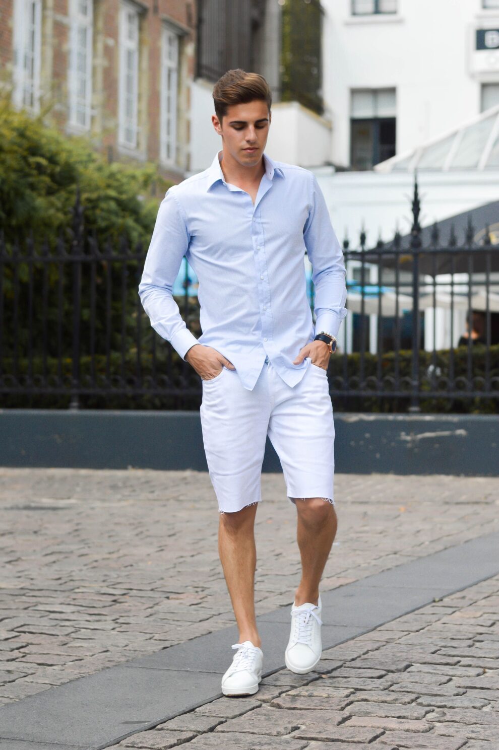 Como Vestir Bermudas Blancas Para Hombre En Verano