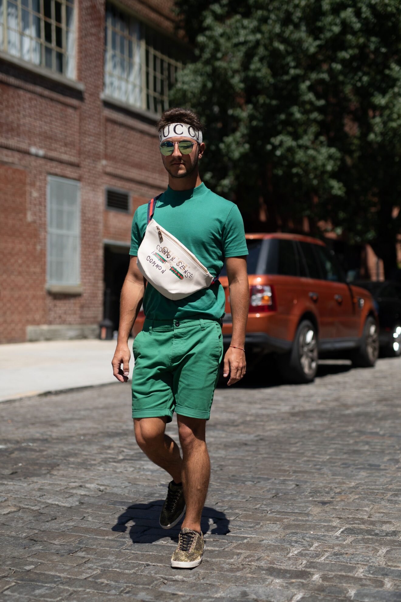 outfit bermuda mezclilla hombre