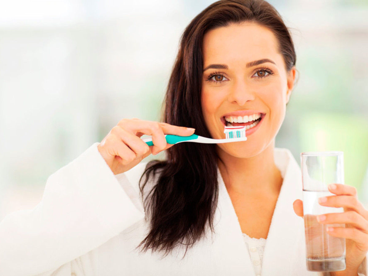 Remedios caseros para blanquear los dientes con agua oxigenada