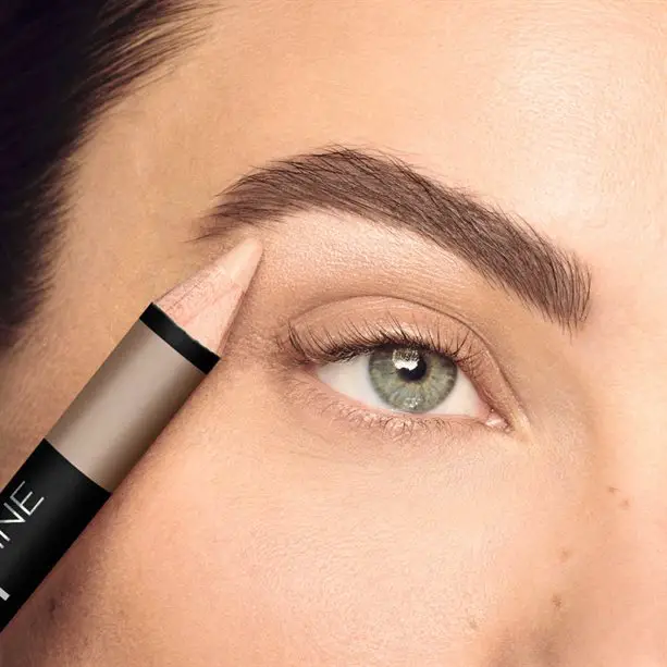 como hacer las cejas iluminador