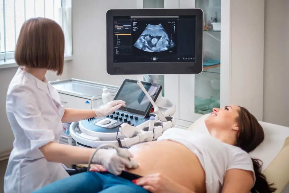 ¿Qué es una ecografía obstétrica? Tipos e importancia durante el embarazo