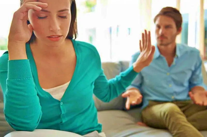 Lloro y mi pareja me ignora Lloro y mi pareja me ignora